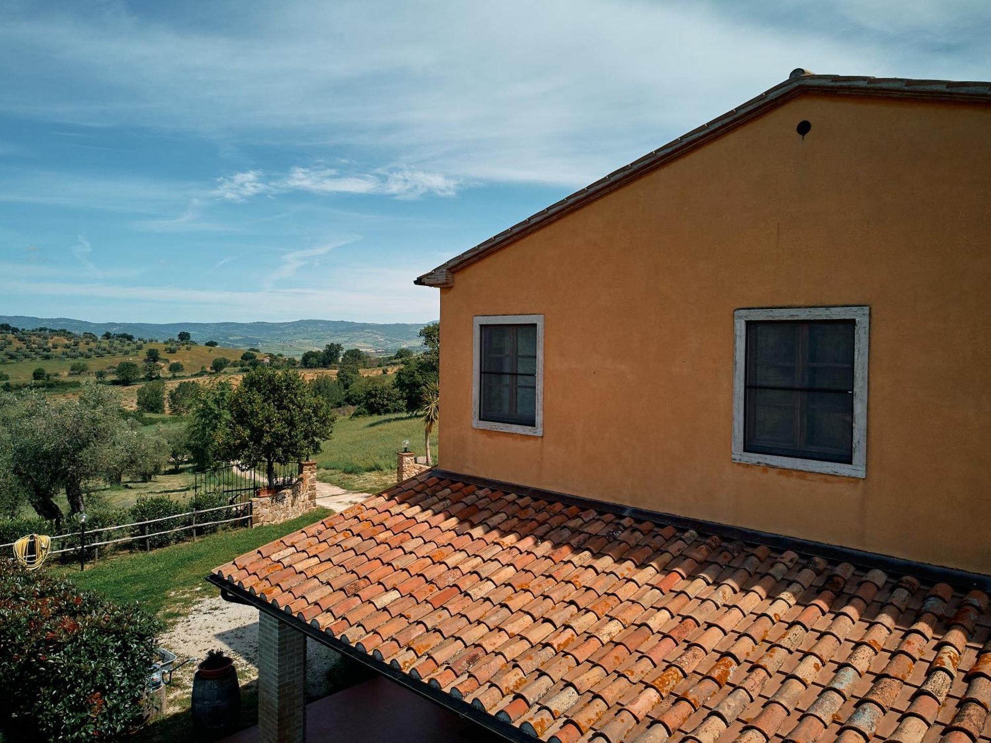 8380 Agriturismo Il Saragiolo 曼恰诺 外观 照片
